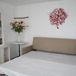 Nyaraló Mit Garten- Grill Und Terrasse By Interhome