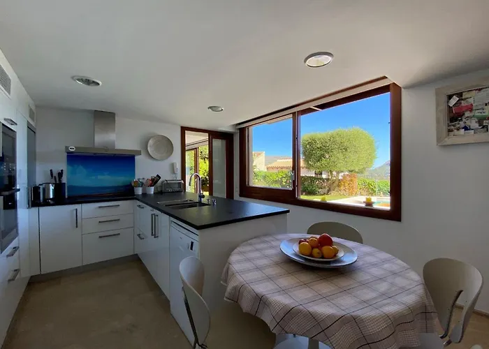 Mit Garten- Grill Und Terrasse By Interhome